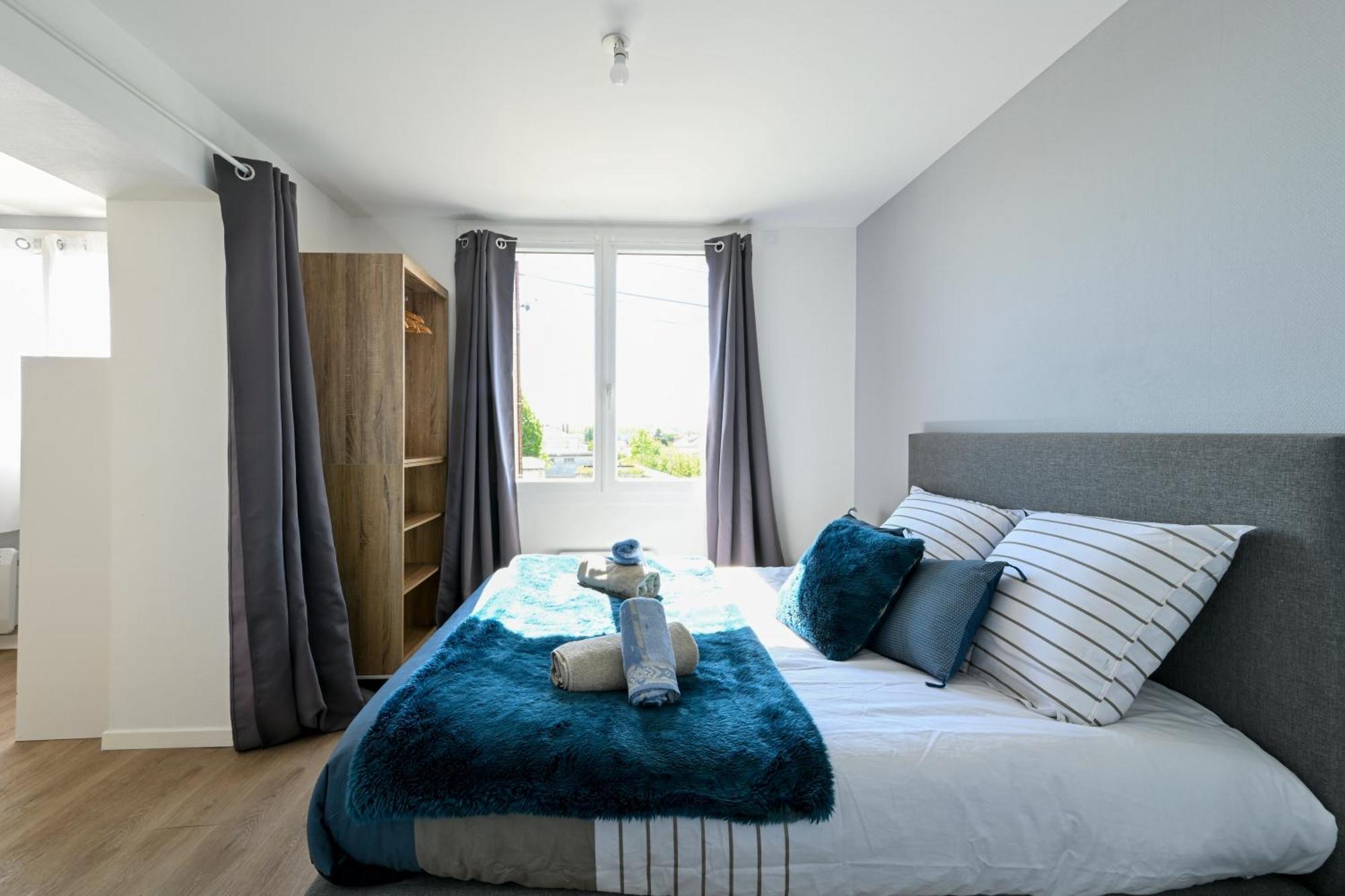 L'Ange Bleu - Appt A 25 Min Du Puy Du Fou Apartment Cholet Ngoại thất bức ảnh